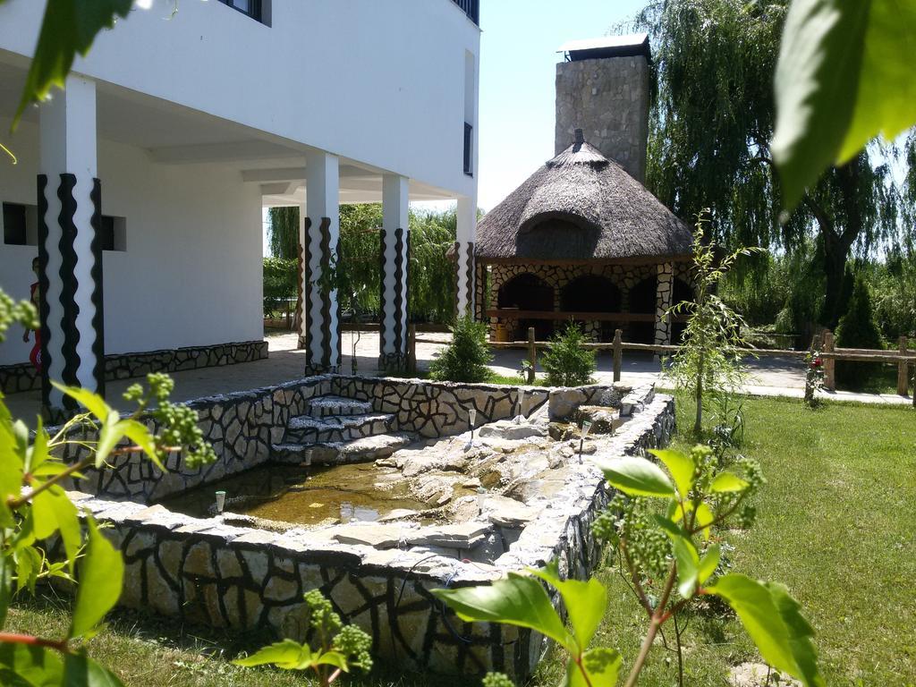 Delta Paradis Resort Murighiol Bagian luar foto